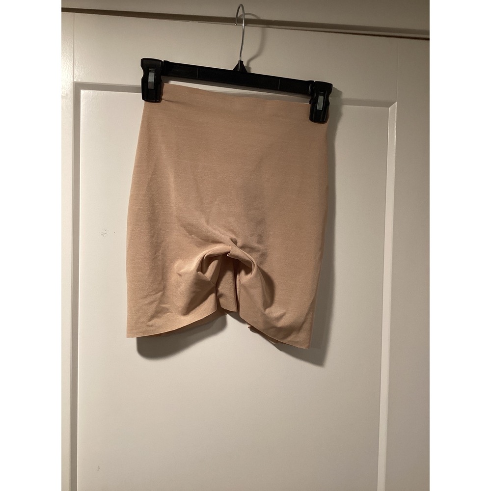 SKIMS Sculpting Short Mid Thigh Shapewear Sand Beige High Waist Size Small